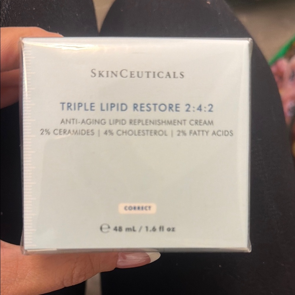 SkinCeuticals Triple Lipid Restore 2:4:2 - White and Blue Packaging